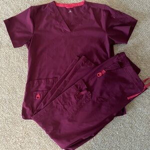 Carhartt Women's Burgundy Scrub Set